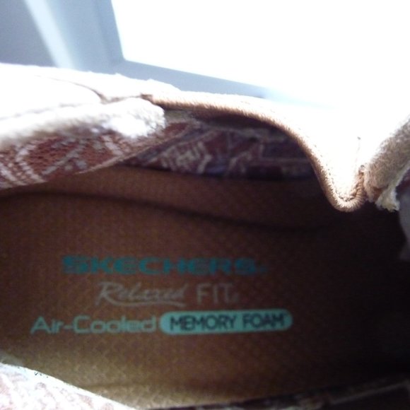 SKECHERS NEW RELAXEDFIT AIR COOLED MEMORY FOAM TAN SUEDE CHELSEA BOOTIES 8.5 - Picture 5 of 5